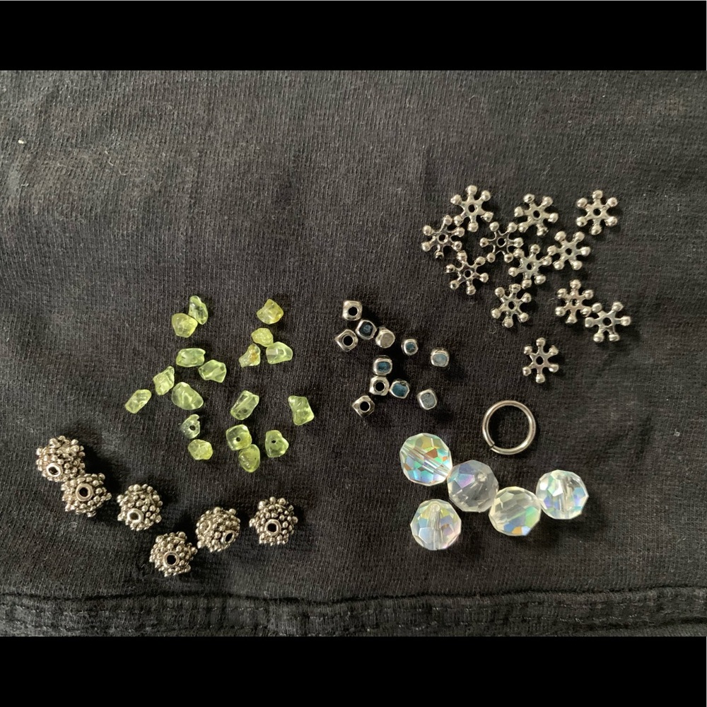 Jewelry arts/crafts beads assorted plastic/metal bracelet for parts crafting
